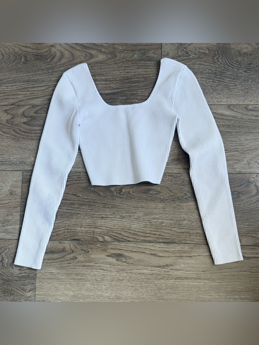 48. Babaton White Ribbed Square Neck Long Sleeve Crop Top Size Small